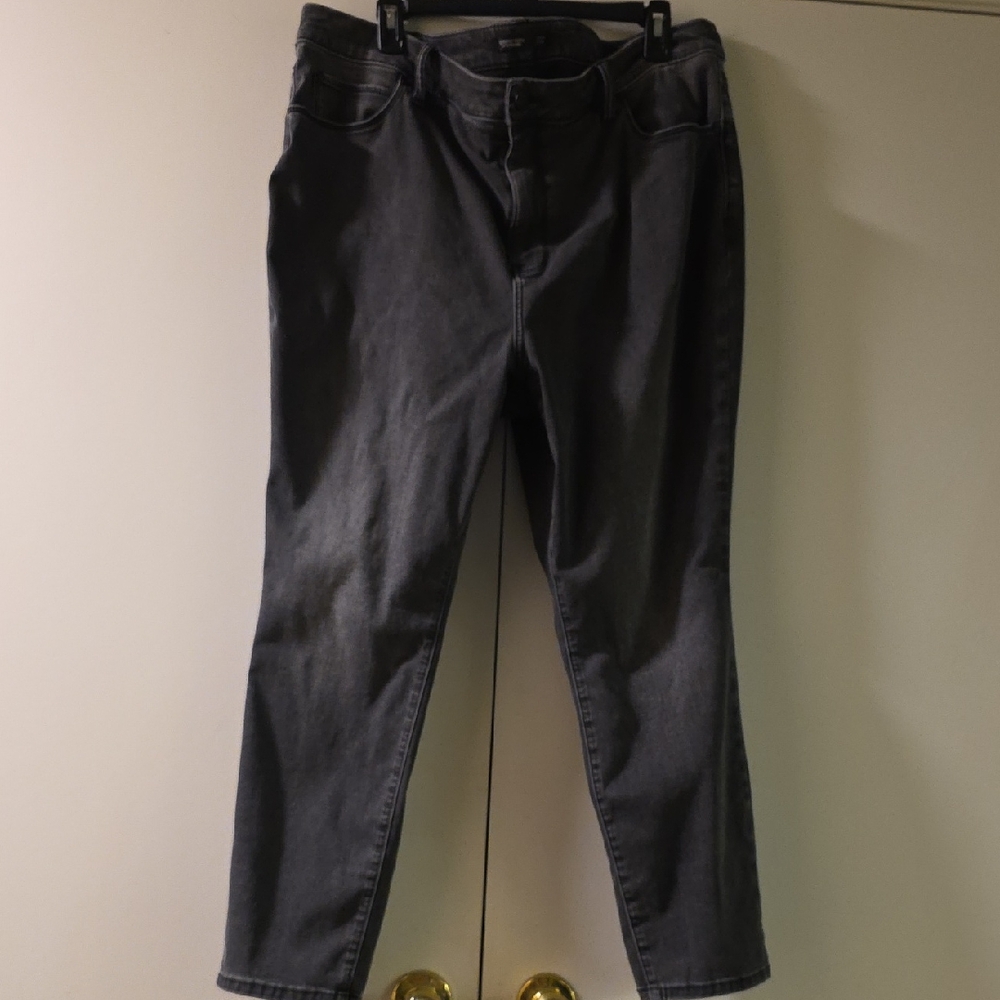 Simply Vera Vera Wang Skinny plus jeans   Black/gray faded style 22w